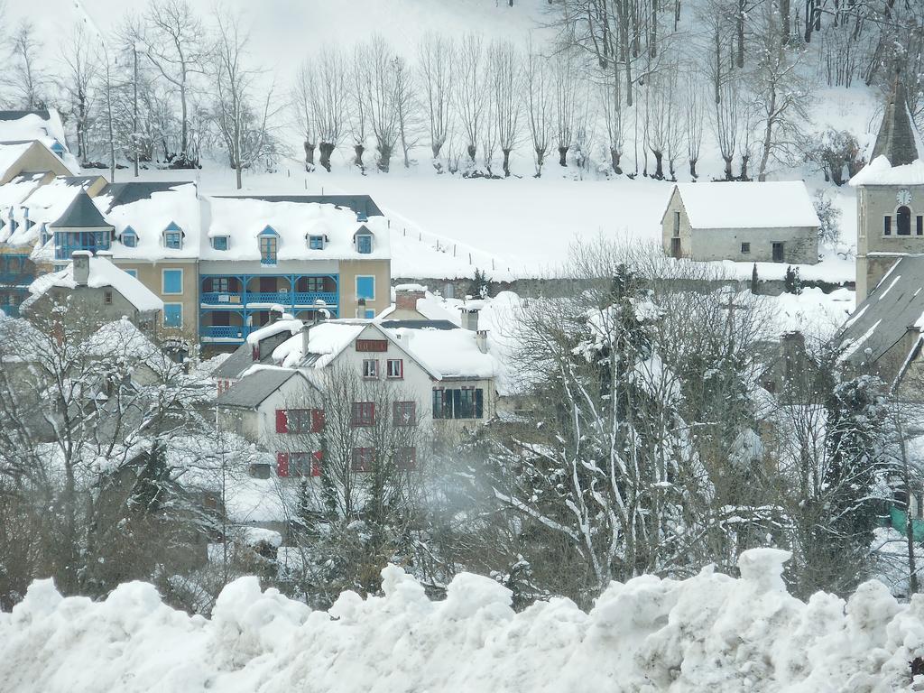 Hotel Les Deux Cols Sainte-Marie-de-Campan Exterior photo